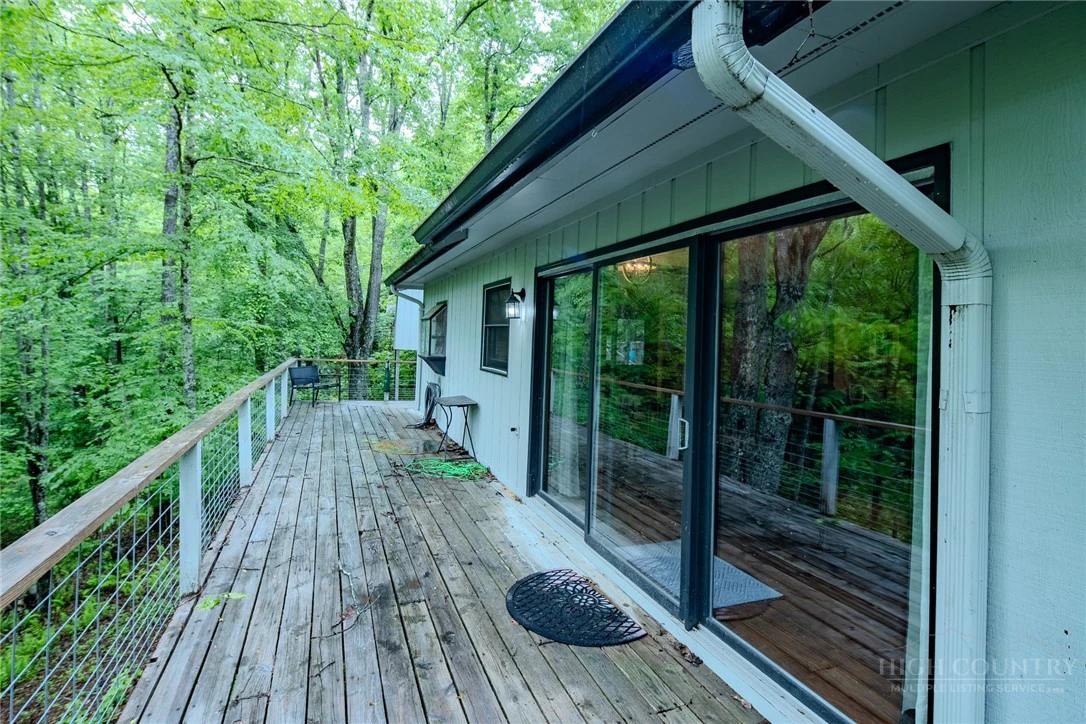 Image number 16 for the current listing