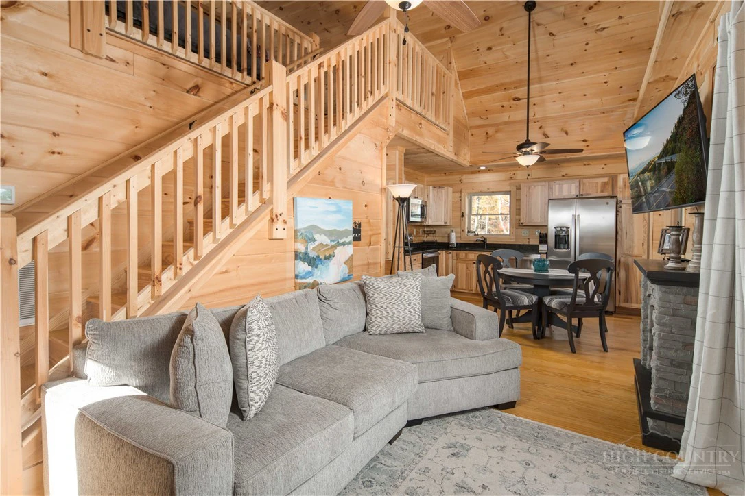 Image number 2 for the current listing