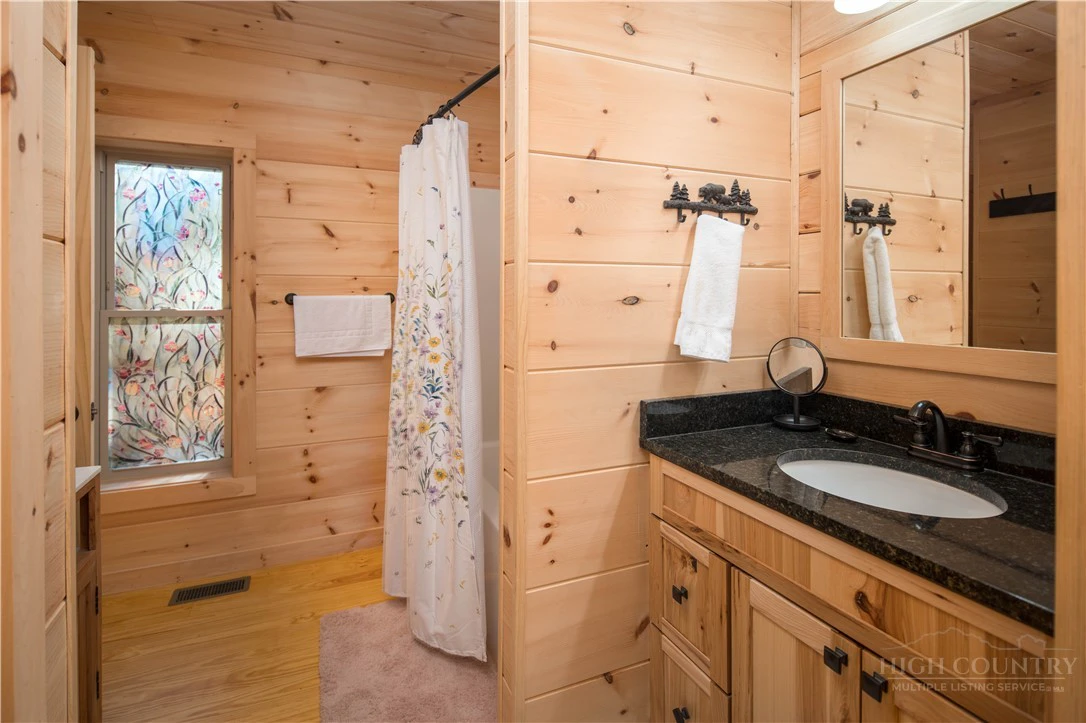 Image number 12 for the current listing