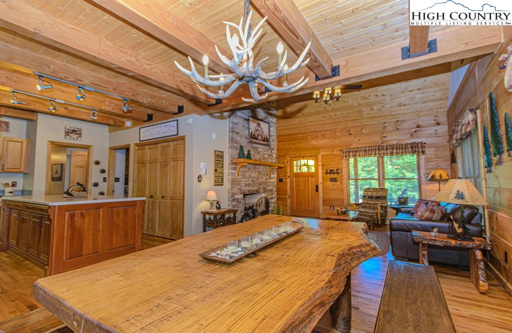 Image number 10 for the current listing