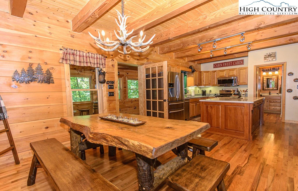 Image number 11 for the current listing