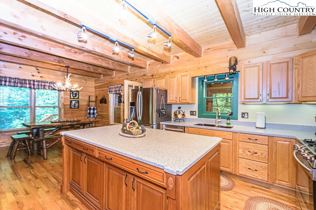 Image number 3 for the current listing