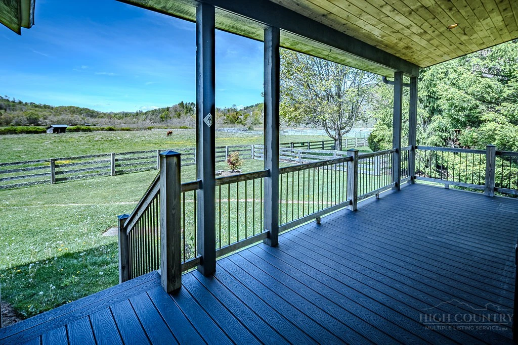Image number 19 for the current listing