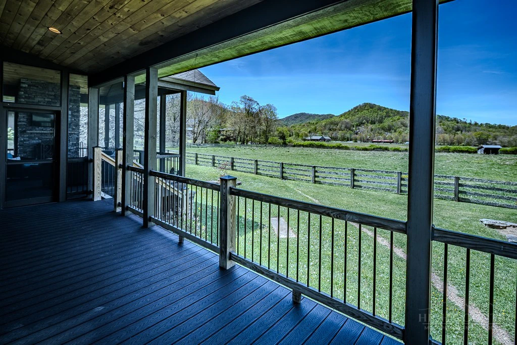 Image number 20 for the current listing