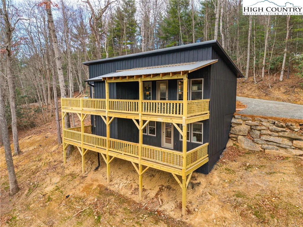 Image number 1 for the current listing