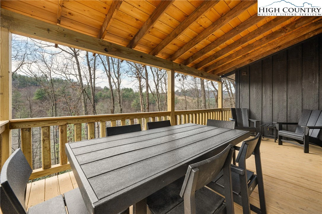 Image number 11 for the current listing