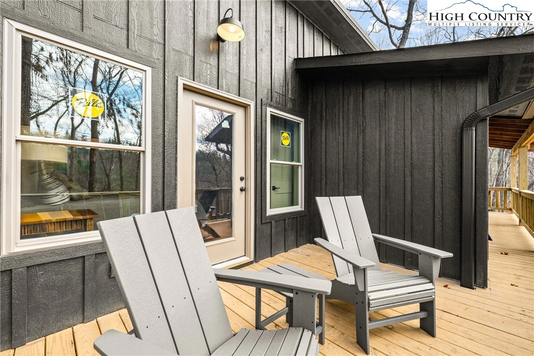 Image number 15 for the current listing