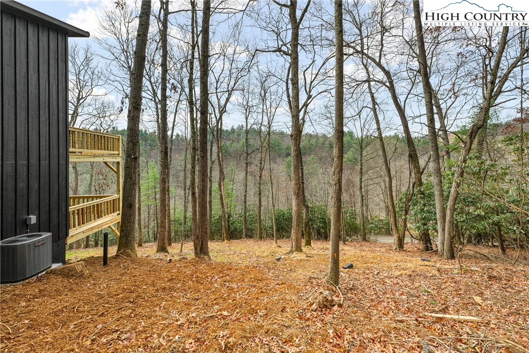 Image number 17 for the current listing