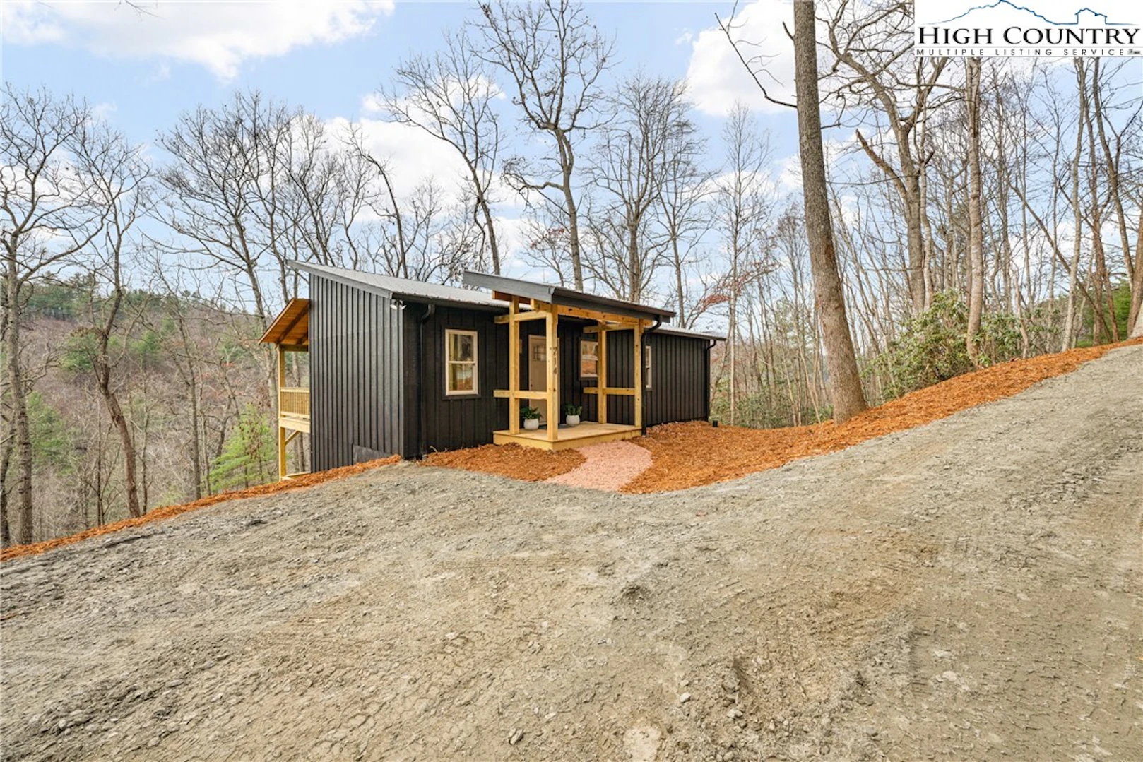 Image number 19 for the current listing