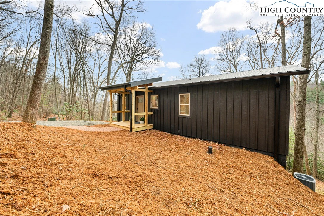 Image number 20 for the current listing