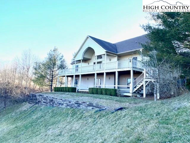 Image number 1 for the current listing
