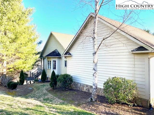 Image number 11 for the current listing