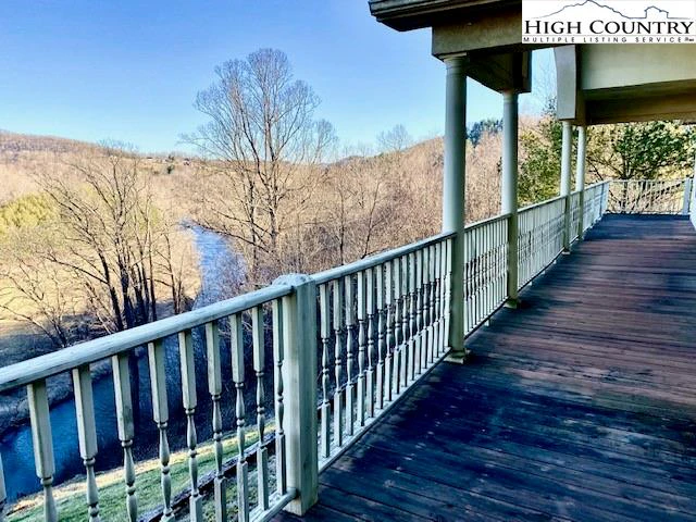 Image number 3 for the current listing