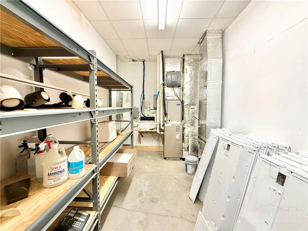 Image number 7 for the current listing