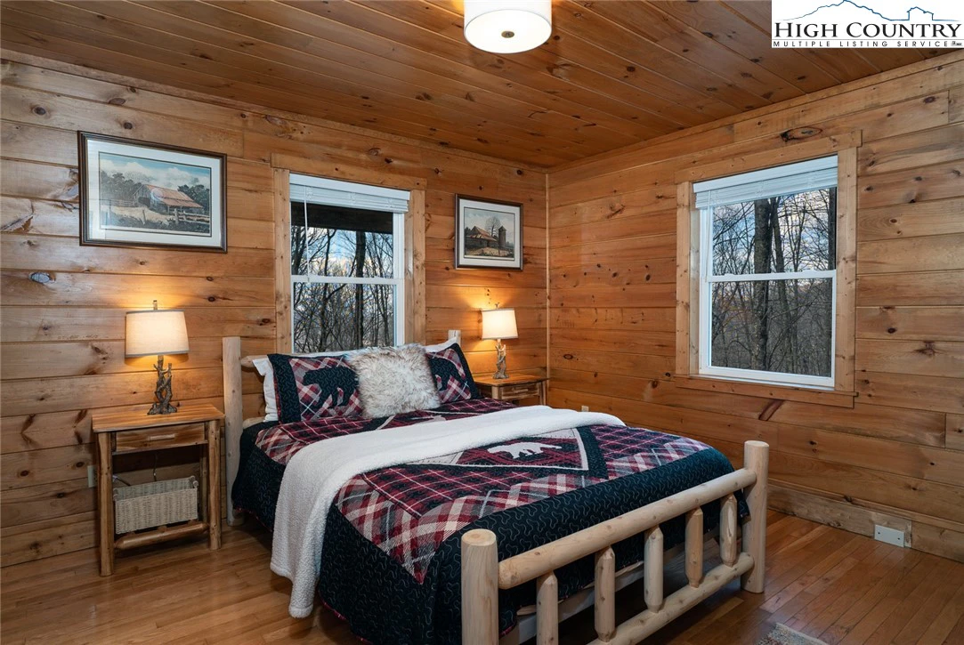 Image number 5 for the current listing
