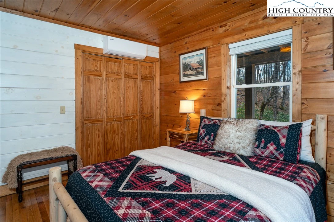 Image number 6 for the current listing