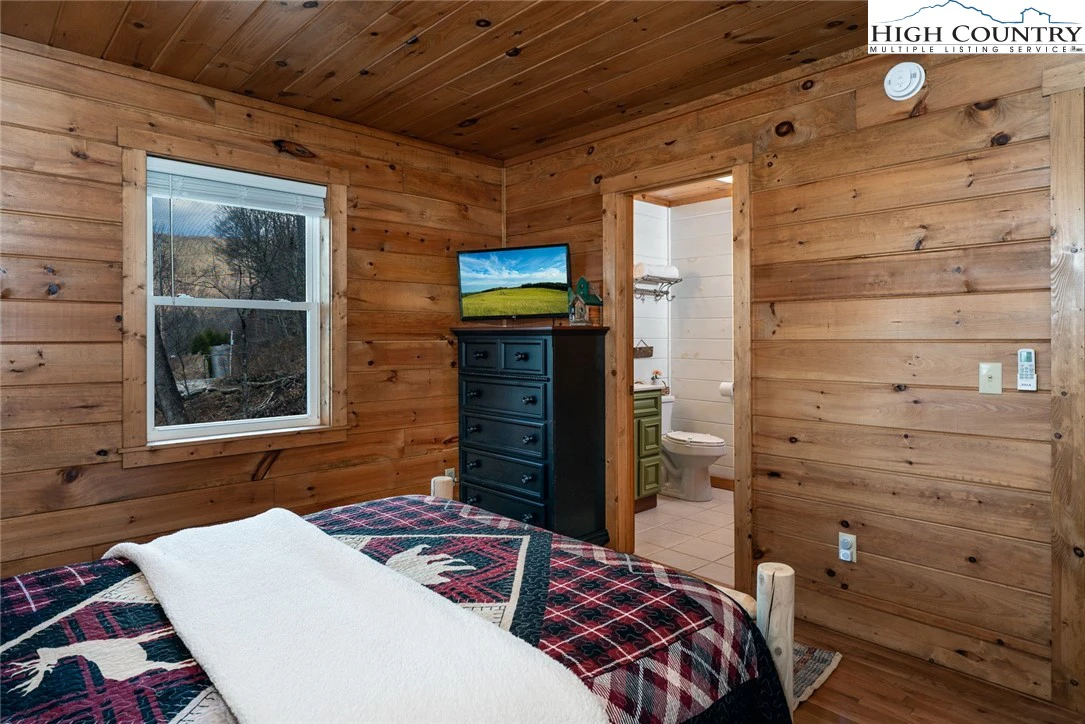 Image number 7 for the current listing