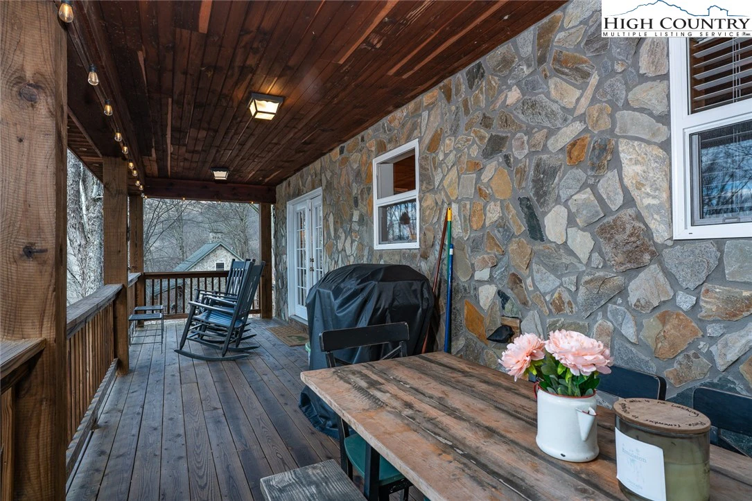 Image number 12 for the current listing