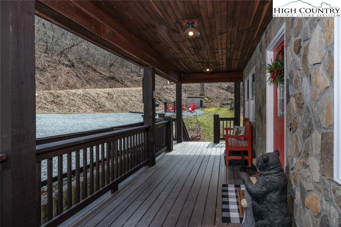 Image number 14 for the current listing