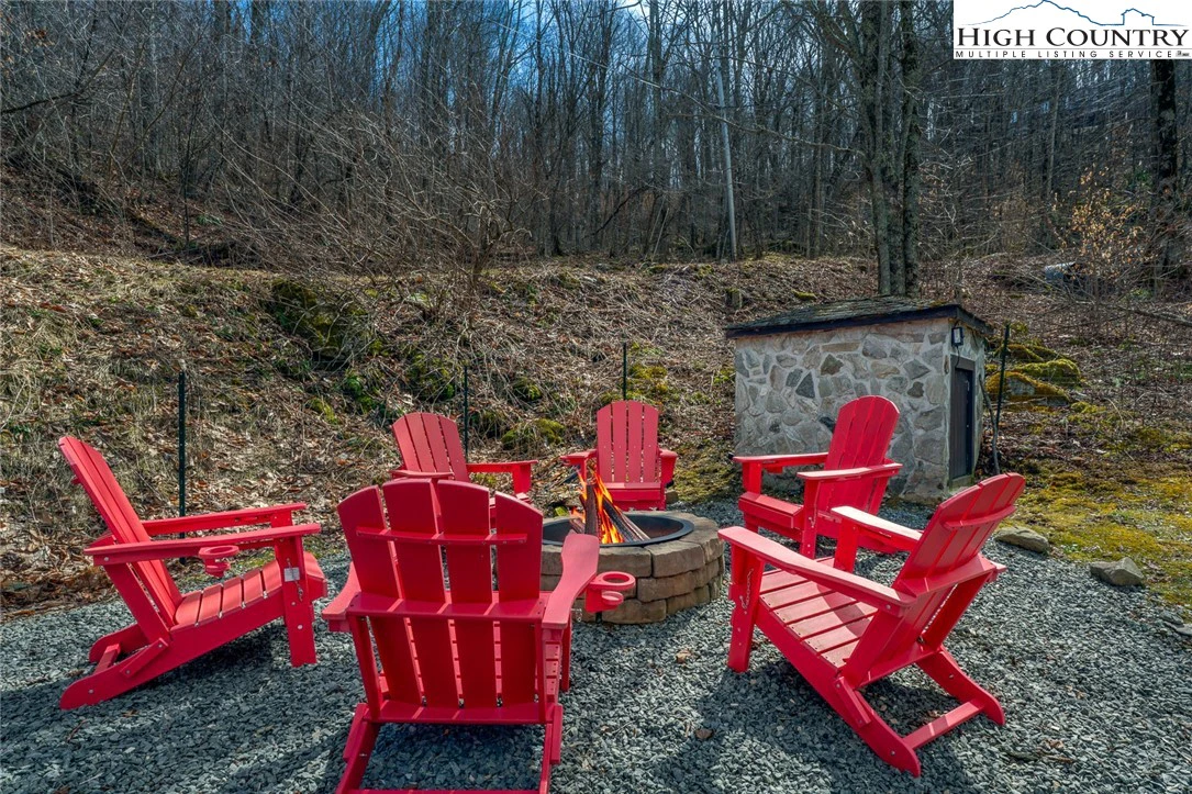 Image number 16 for the current listing