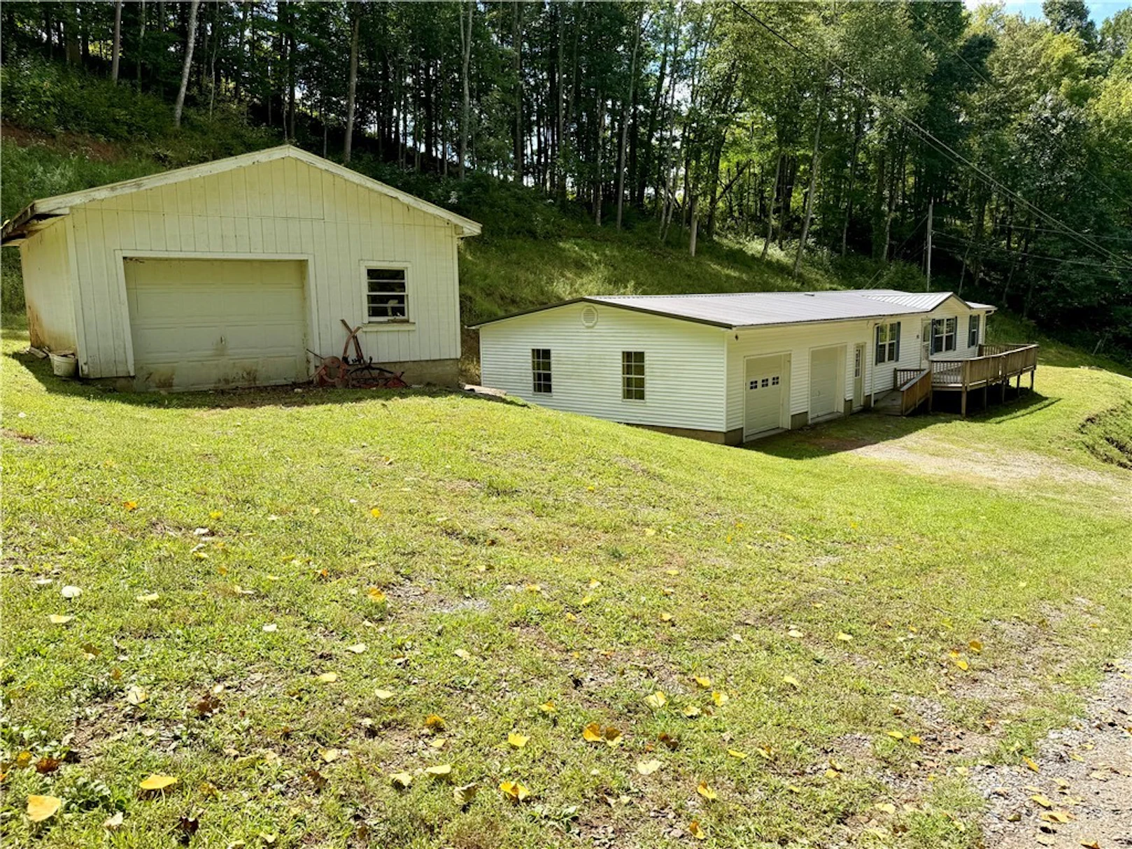 Image number 21 for the current listing