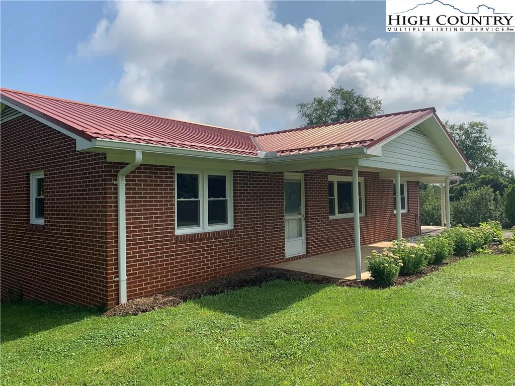 Image number 1 for the current listing