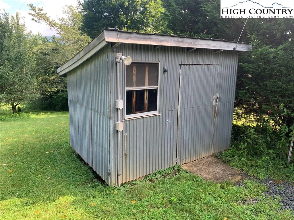 Image number 20 for the current listing