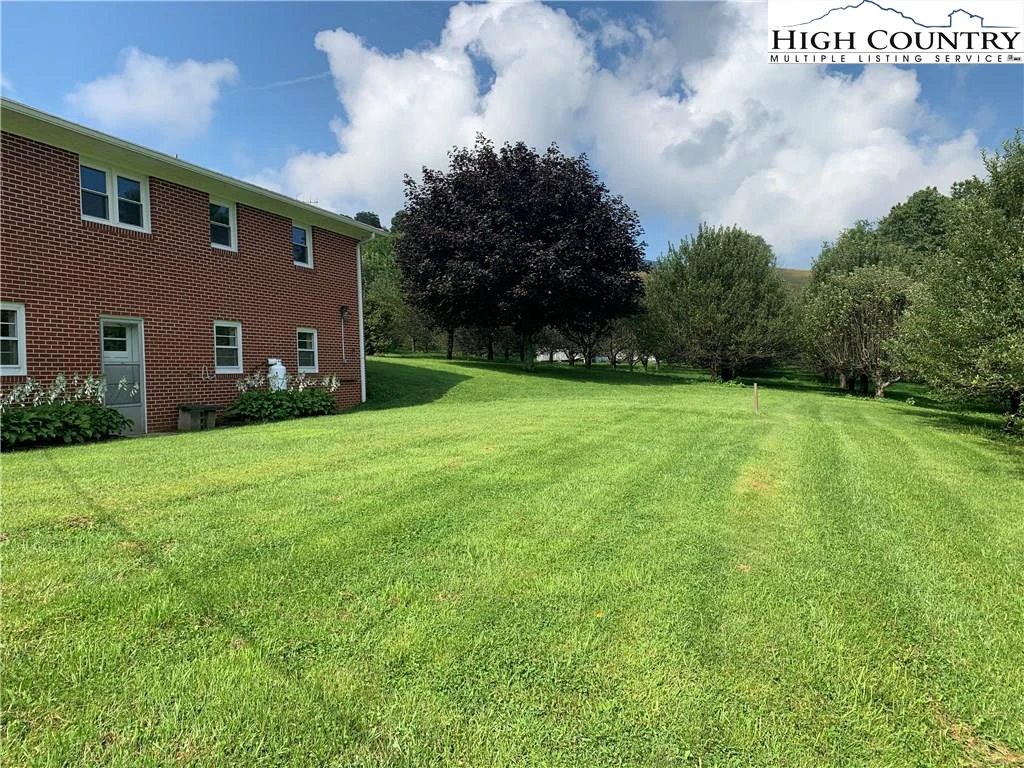 Image number 19 for the current listing