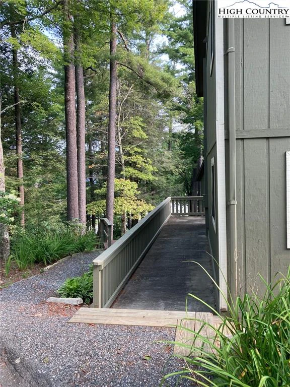 Image number 1 for the current listing