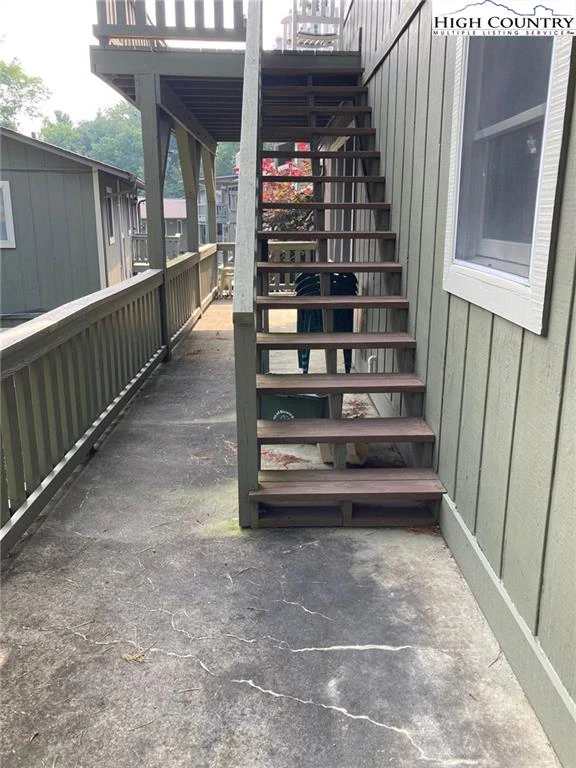 Image number 3 for the current listing