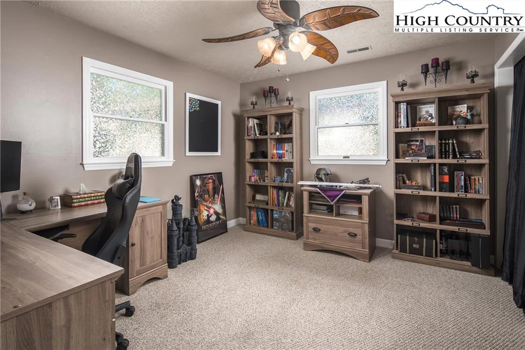Image number 2 for the current listing