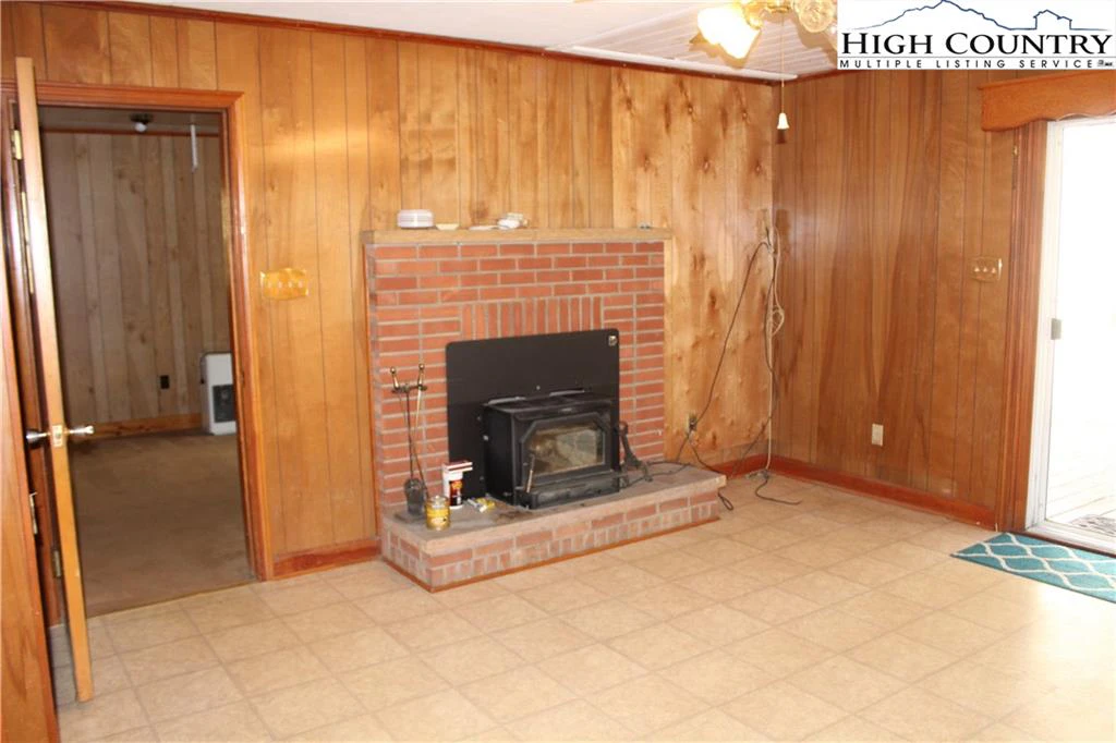 Image number 3 for the current listing