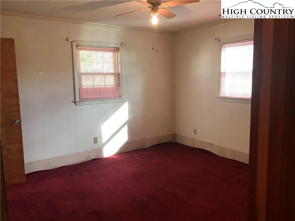 Image number 7 for the current listing