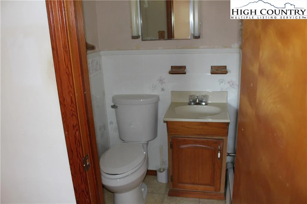Image number 8 for the current listing