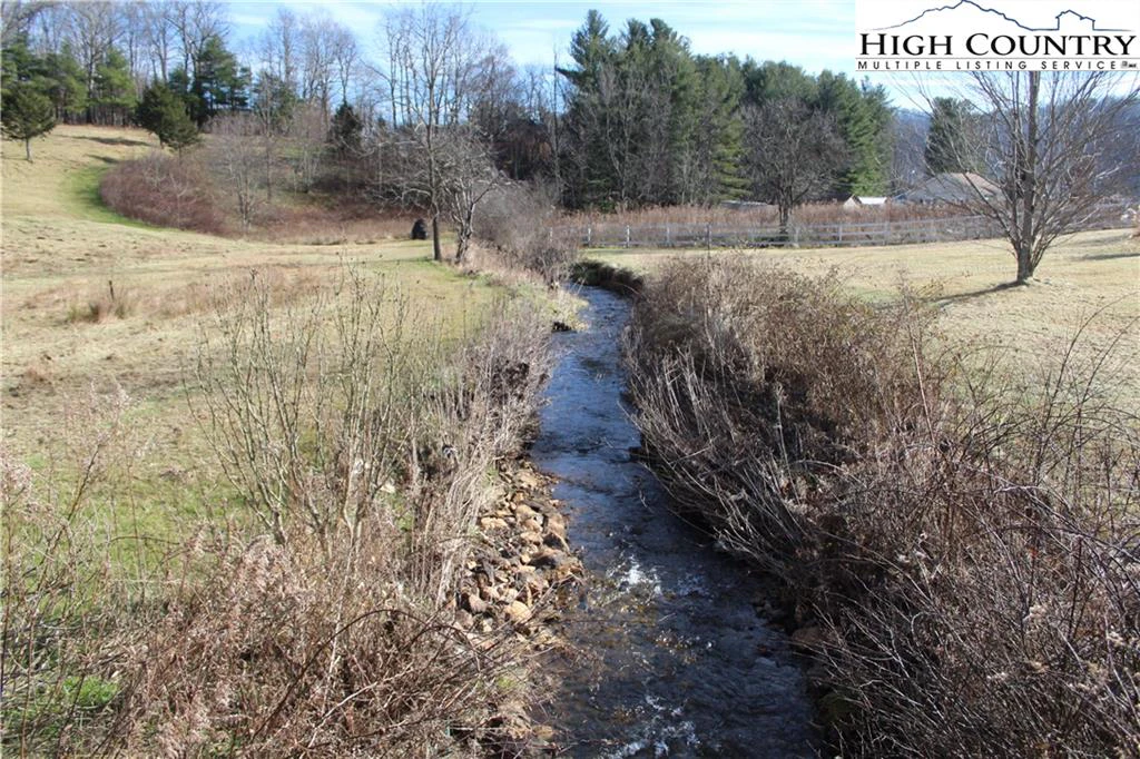 Image number 17 for the current listing