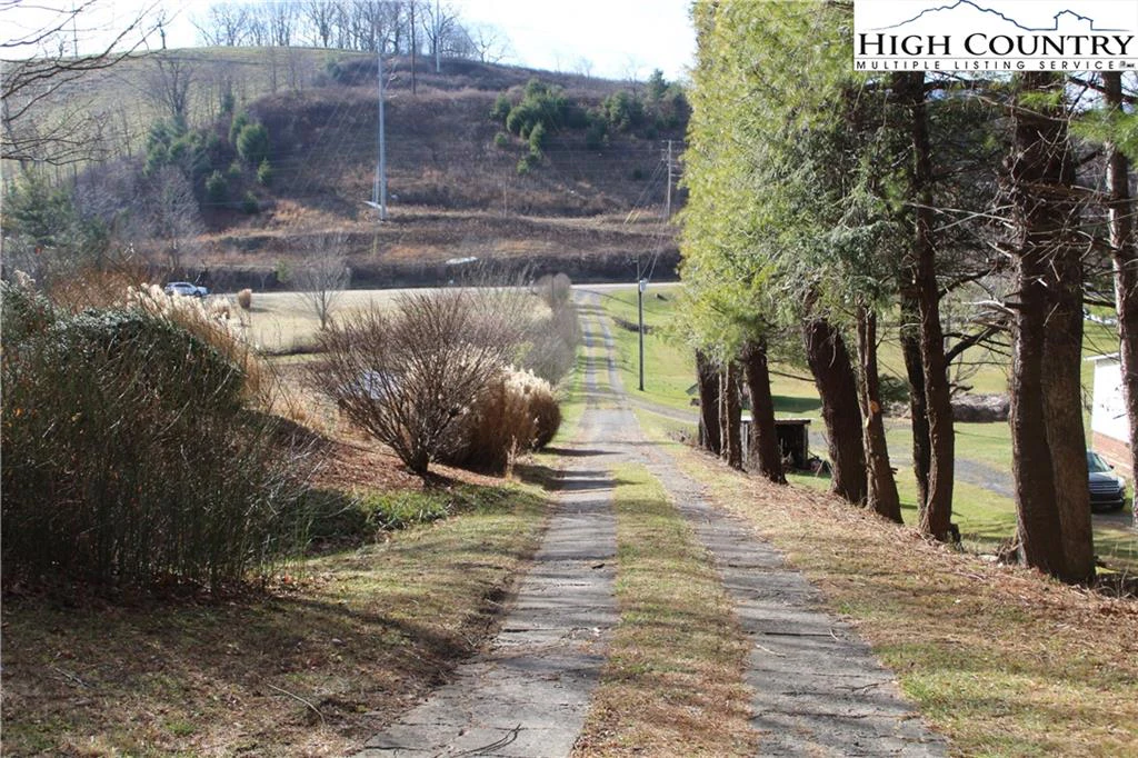 Image number 18 for the current listing