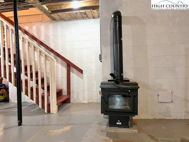 Image number 4 for the current listing