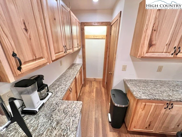 Image number 6 for the current listing