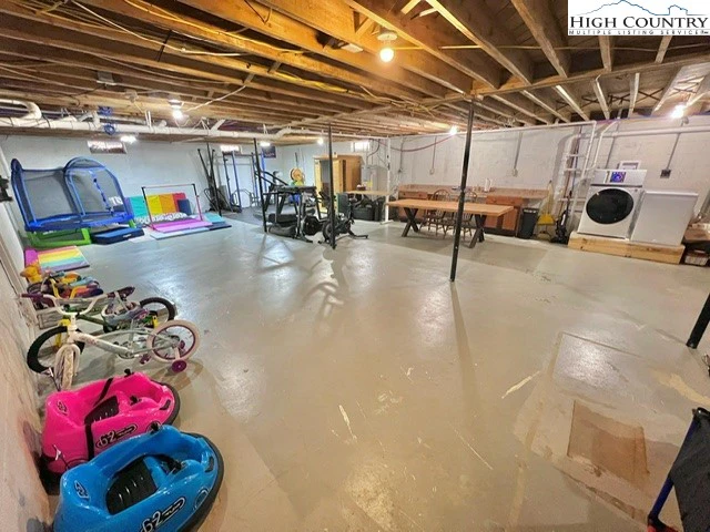 Image number 7 for the current listing