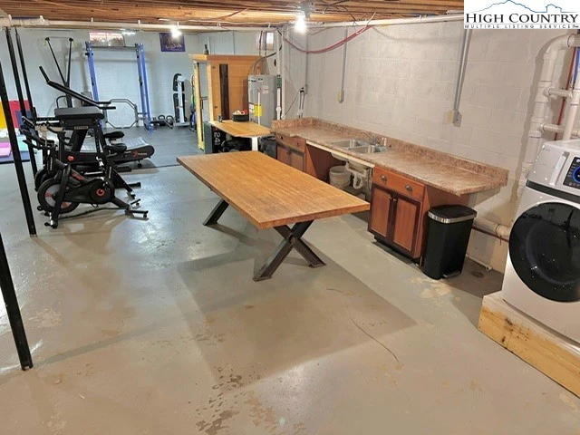 Image number 2 for the current listing
