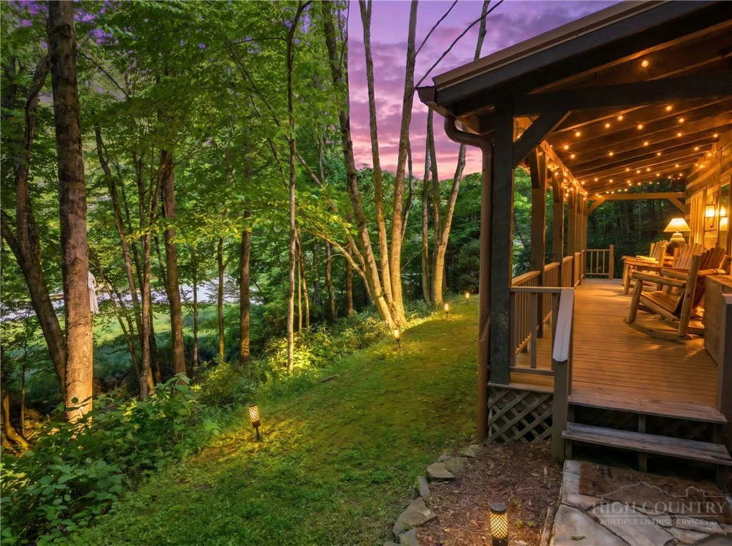 Image number 2 for the current listing
