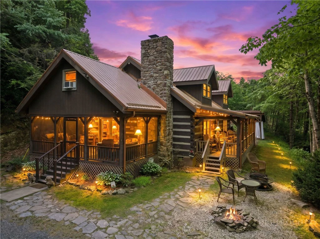 Image number 4 for the current listing