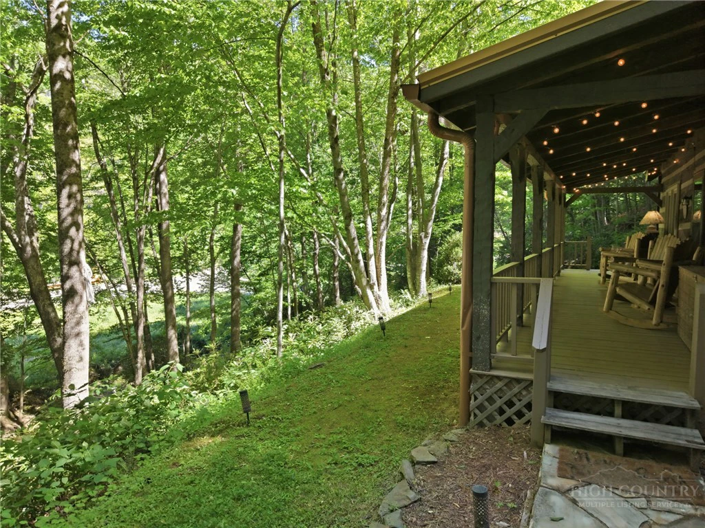 Image number 8 for the current listing