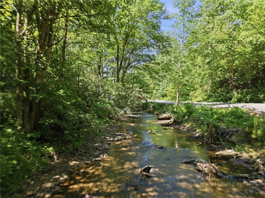 Image number 9 for the current listing