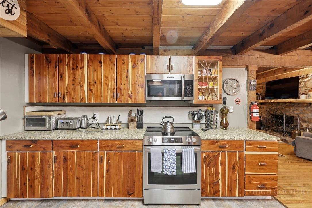 Image number 20 for the current listing