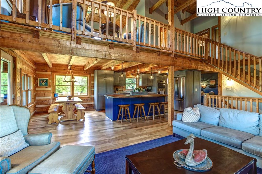 Image number 2 for the current listing