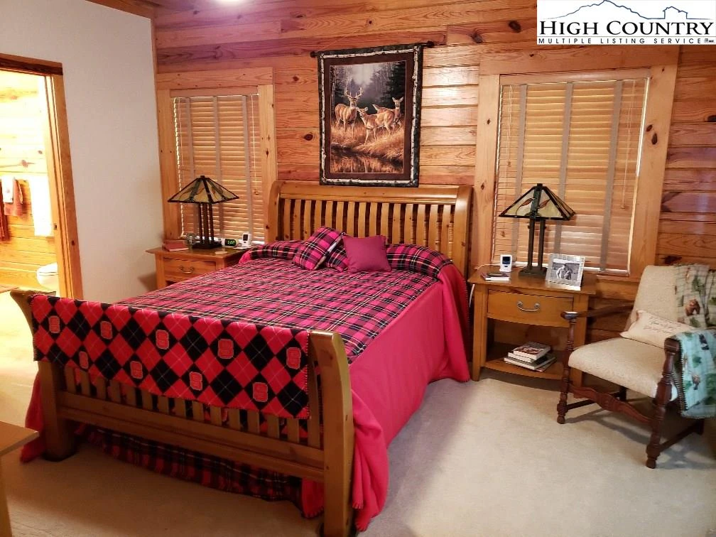 Image number 2 for the current listing