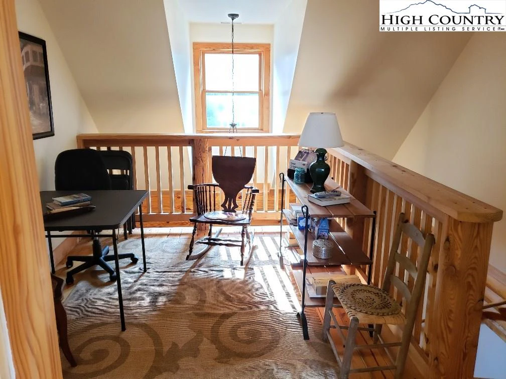 Image number 11 for the current listing