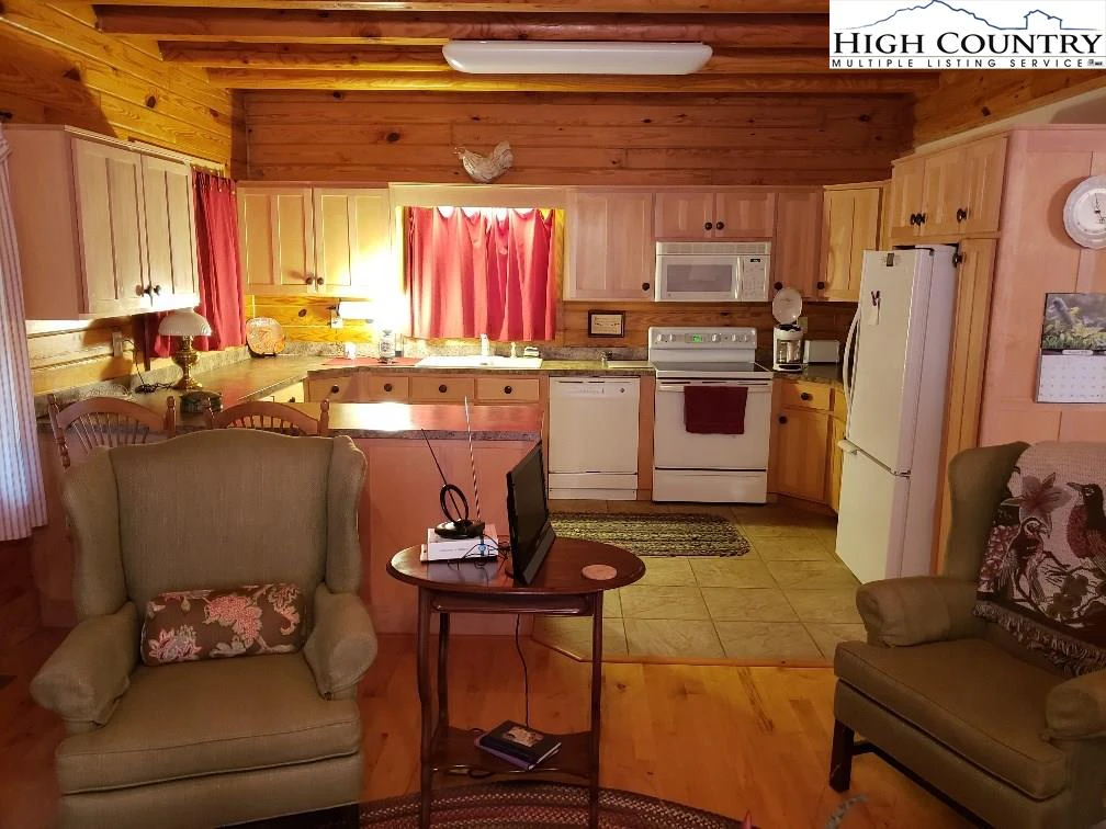 Image number 19 for the current listing