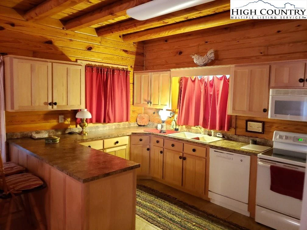 Image number 18 for the current listing